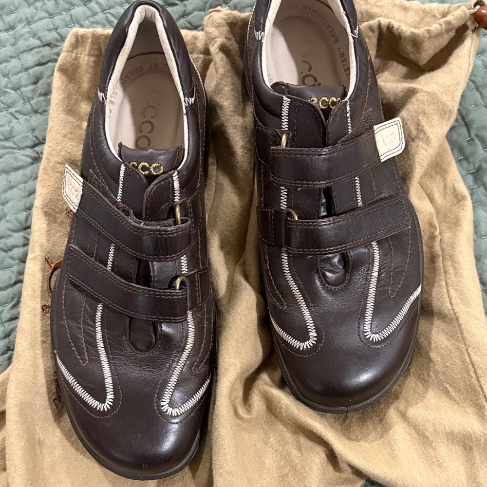 Ecco Dark Brown leather golf shoes women’s
